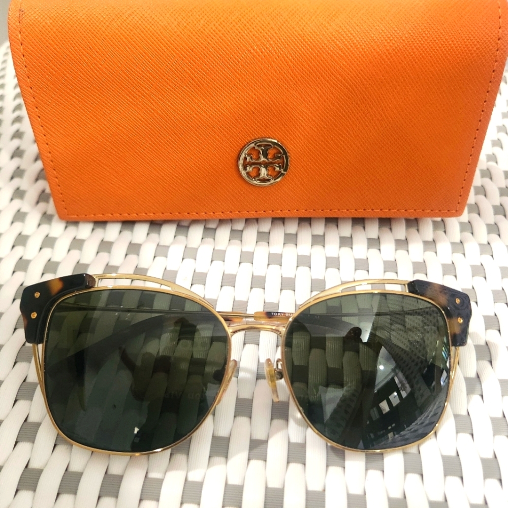 Tory Burch Open-Wire Square Sunglasses